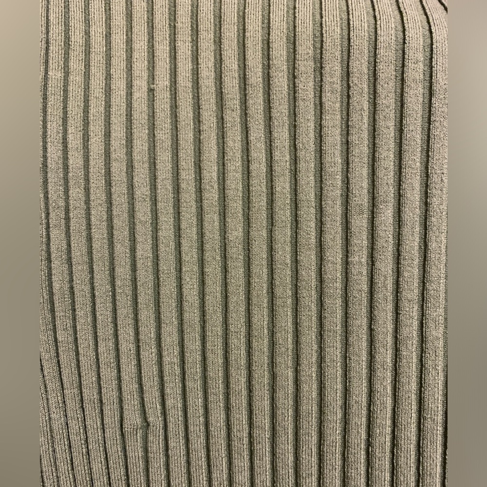 Long Sleeve Green Ribbed Top - Picture 15 of 16